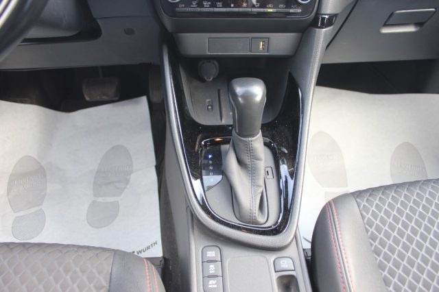 TOYOTA Yaris usata, con Servosterzo