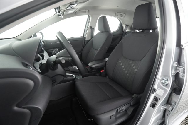 TOYOTA Yaris usata 2