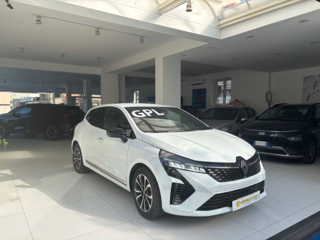 RENAULT Clio usata, con Alzacristalli elettrici