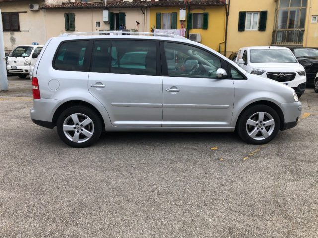 VOLKSWAGEN Touran usata, con Cerchi in lega