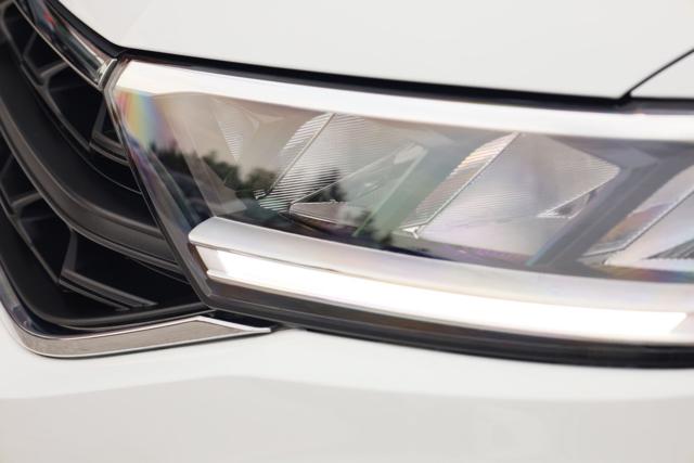 VOLKSWAGEN T-Roc usata, con Volante in pelle