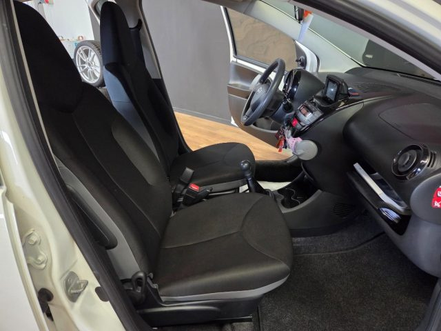 TOYOTA Aygo usata, con Sistema di navigazione