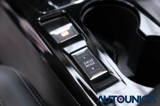 PEUGEOT 208 usata, con Sensori di parcheggio anteriori