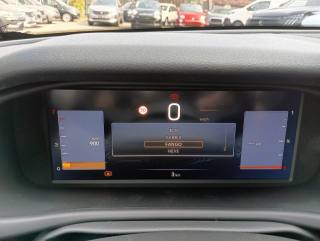 JEEP Avenger usata, con USB