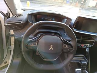 PEUGEOT 2008 usata, con USB