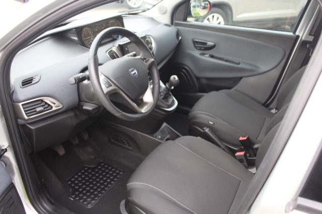 LANCIA Ypsilon usata, con Fendinebbia