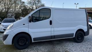 OPEL Vivaro usata, con Autoradio