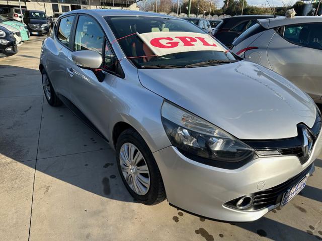 RENAULT Clio usata, con Airbag