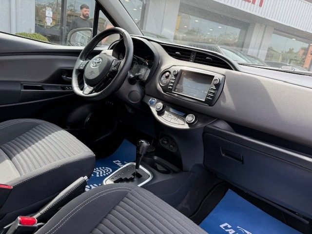 TOYOTA Yaris usata, con Servosterzo