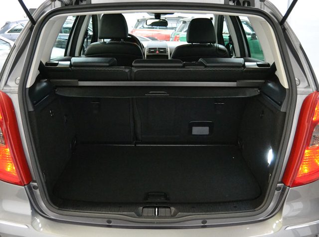 MERCEDES-BENZ A 180 usata, con Controllo trazione