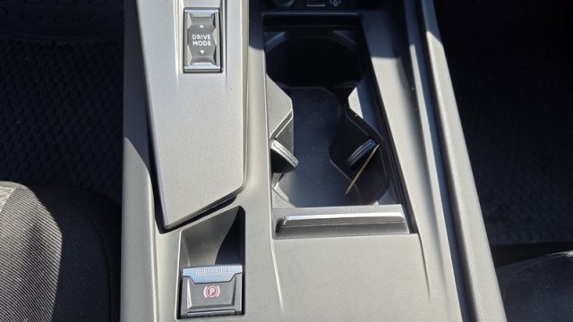 PEUGEOT 408 usata, con Sedile posteriore sdoppiato