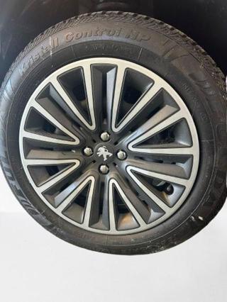 PEUGEOT 2008 usata, con Airbag