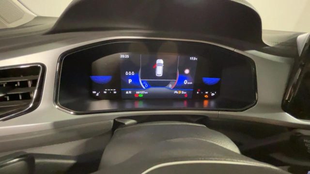 VOLKSWAGEN T-Roc usata, con Airbag testa