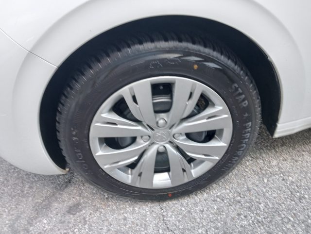 PEUGEOT 208 usata, con Sedile posteriore sdoppiato