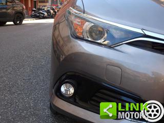 TOYOTA Auris usata, con Bracciolo