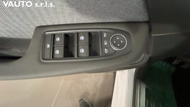 RENAULT Clio usata, con Sistema di navigazione