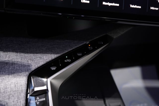 PEUGEOT 3008 usata, con Touch screen
