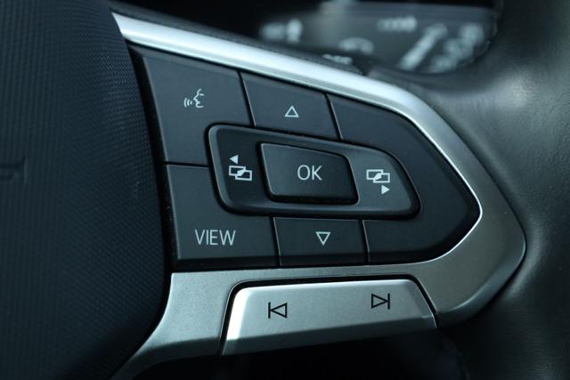 VOLKSWAGEN Taigo usata, con Airbag testa