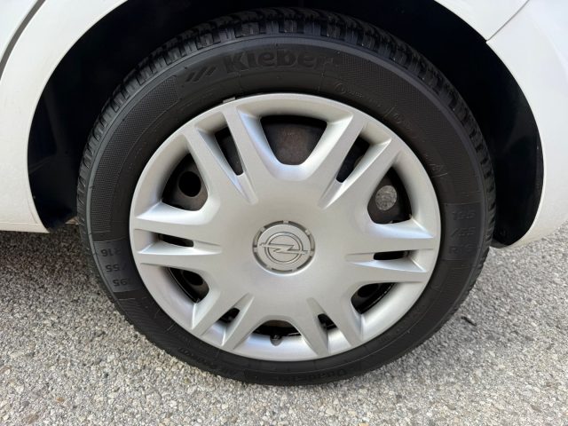 OPEL Corsa usata, con USB