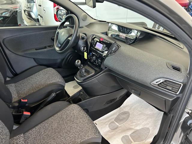 LANCIA Ypsilon usata, con USB