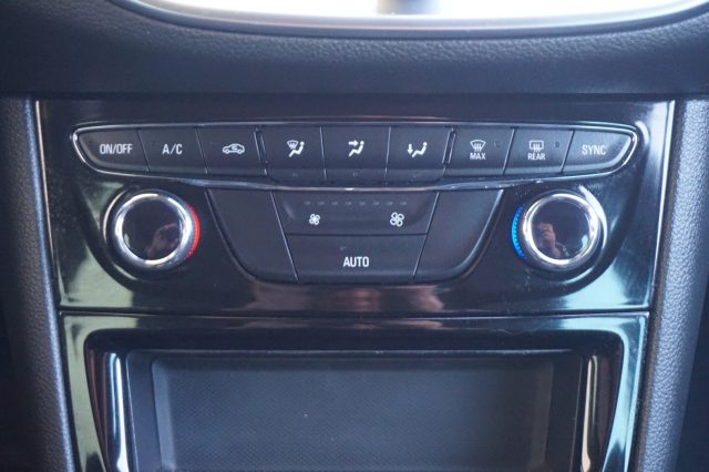 OPEL Astra usata, con Fari LED