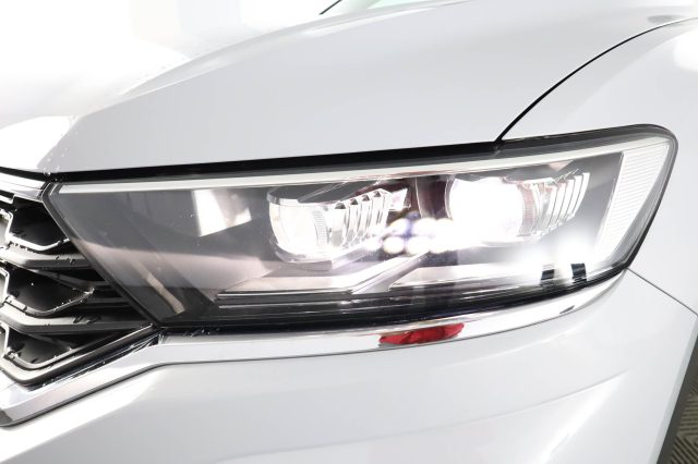 VOLKSWAGEN T-Roc usata 8