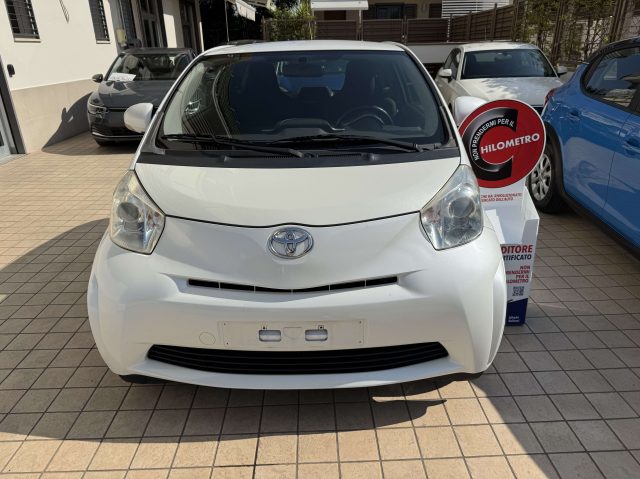 TOYOTA iQ usata, con Airbag
