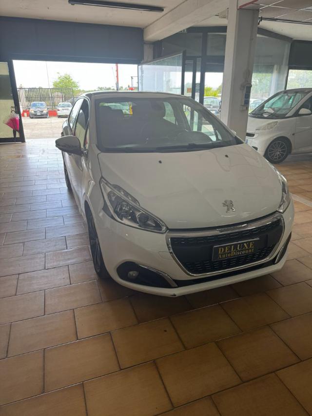 PEUGEOT 208 usata, con Airbag