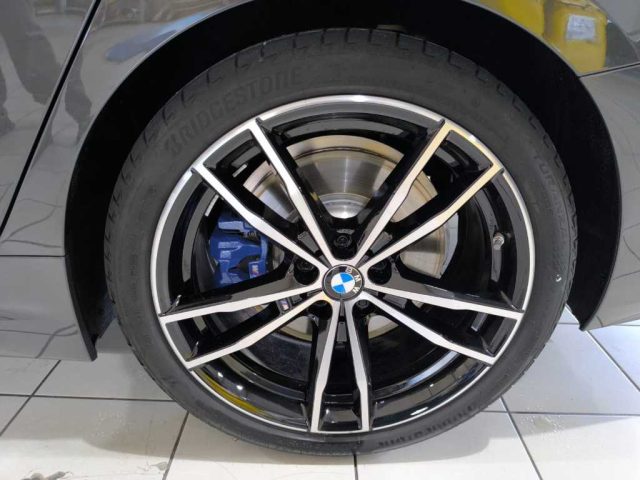BMW 320 usata, con Fari LED
