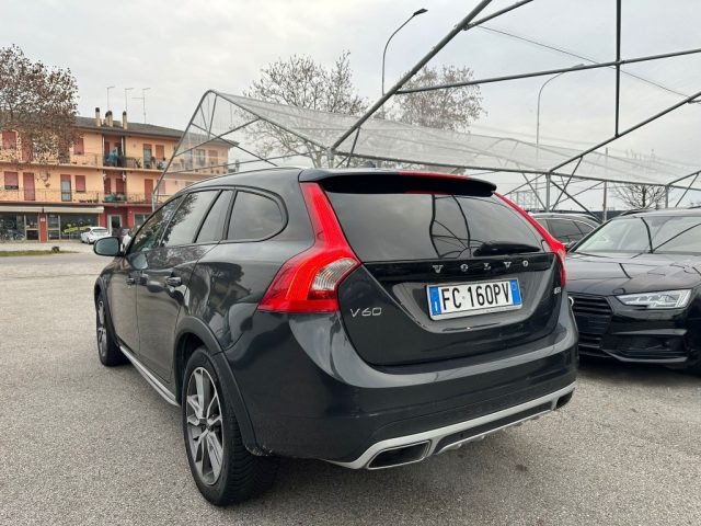 VOLVO V60 Cross Country usata, con Airbag laterali