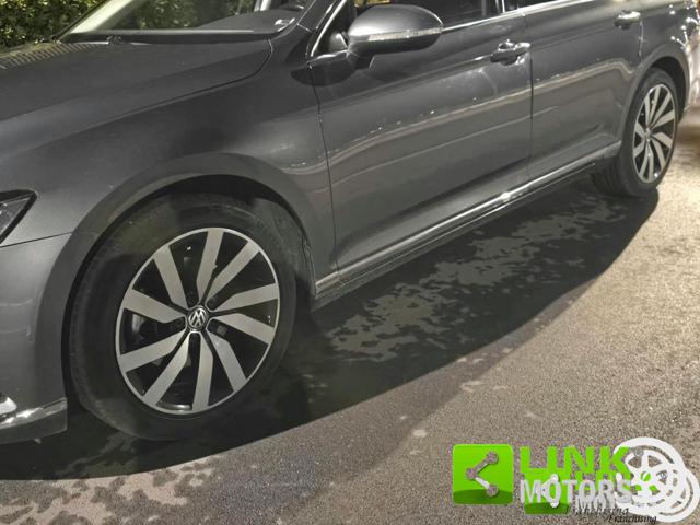 VOLKSWAGEN Passat usata, con Fari full-led