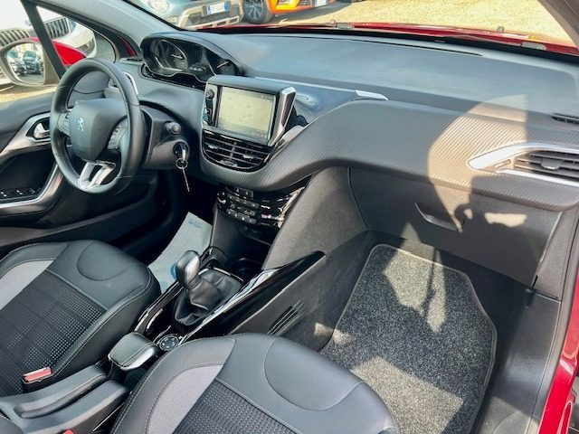 PEUGEOT 2008 usata, con Sistema di navigazione