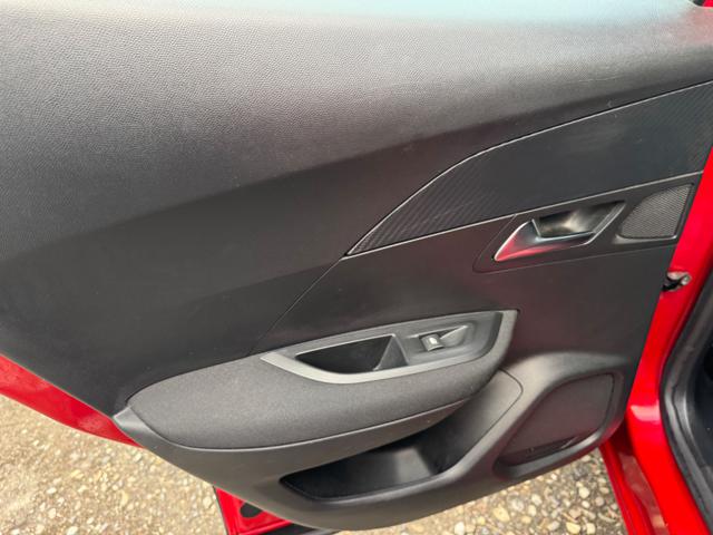 PEUGEOT 2008 usata, con Sedile posteriore sdoppiato