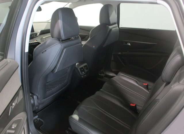 PEUGEOT 5008 usata, con Cerchi in lega