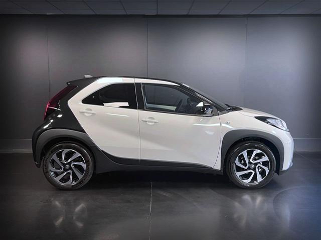 TOYOTA Aygo X usata, con Autoradio