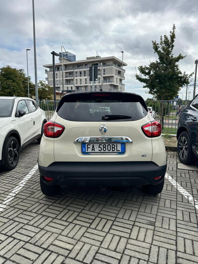 RENAULT Captur usata, con Volante in pelle