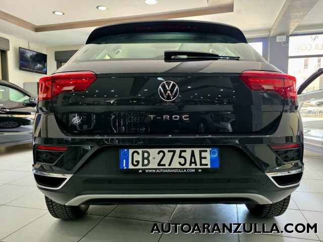 VOLKSWAGEN T-Roc usata, con Autoradio digitale