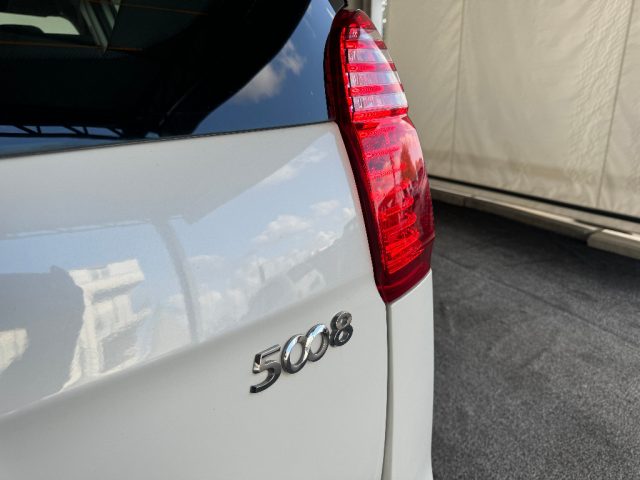 PEUGEOT 5008 usata, con Sensore di luce