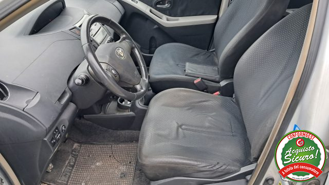 TOYOTA Yaris usata, con Airbag laterali