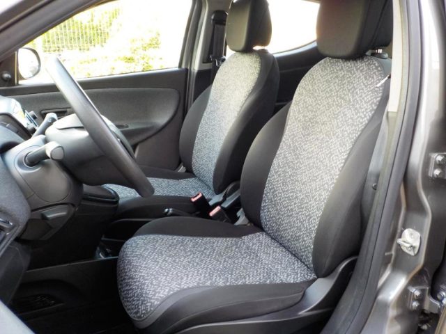 LANCIA Ypsilon usata, con Pneumatici estivi