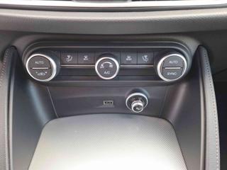ALFA ROMEO Stelvio usata, con Volante in pelle