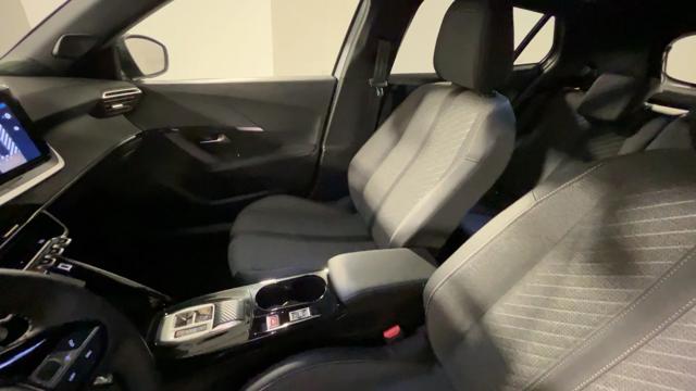 PEUGEOT 2008 usata, con Controllo automatico clima