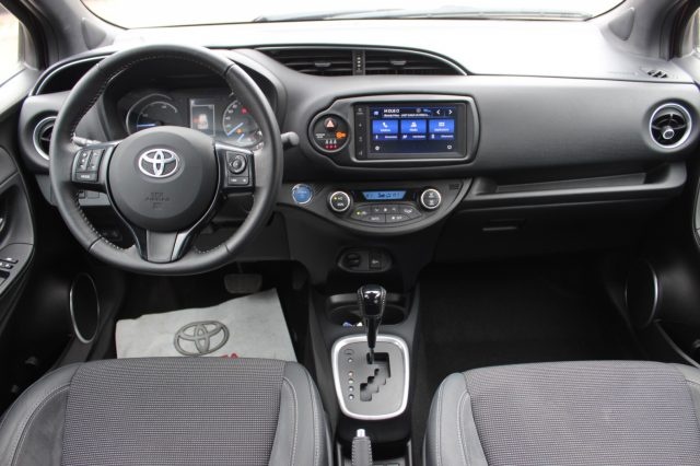 TOYOTA Yaris usata, con Fendinebbia