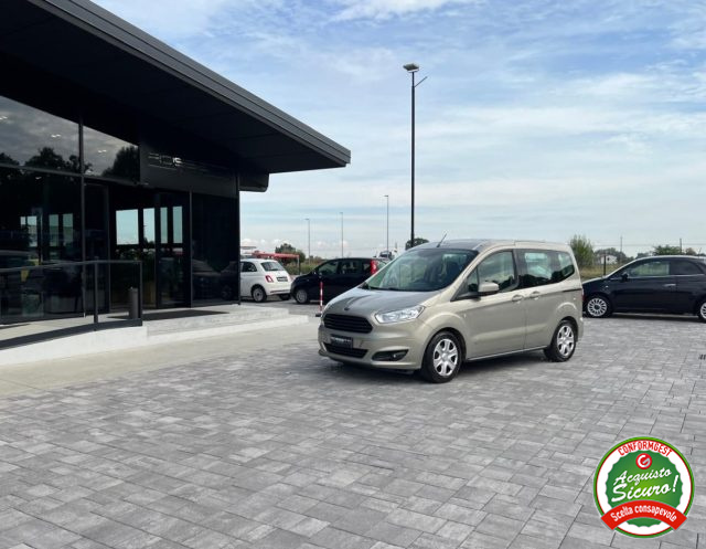 FORD Tourneo Courier usata, con Airbag