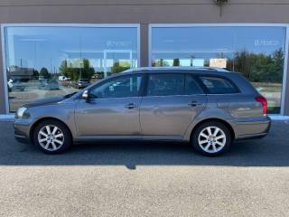 TOYOTA Avensis 2.0 D-4D 16V Station Wagon