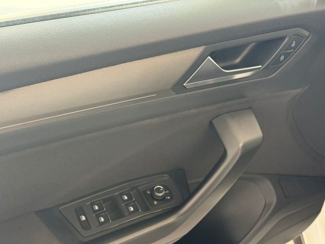 VOLKSWAGEN T-Roc usata 17
