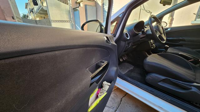 OPEL Corsa usata, con Climatizzatore