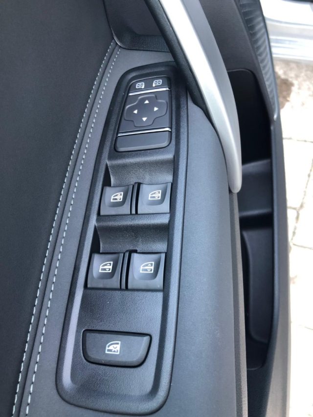 MERCEDES-BENZ T 160 usata, con Autoradio digitale