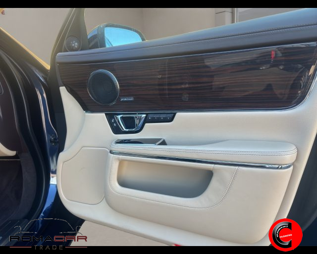 JAGUAR XJ usata, con Sistema di navigazione