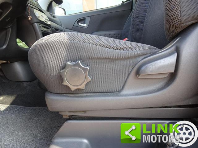 TOYOTA Yaris usata, con Airbag posteriore